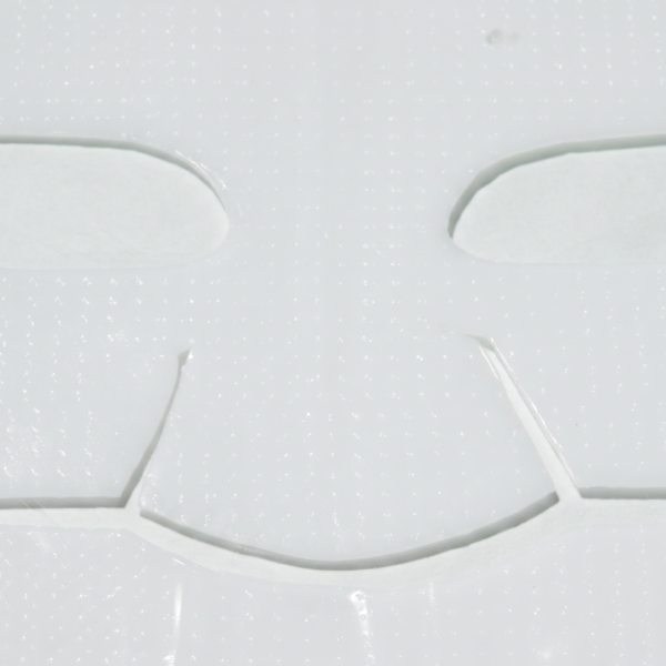 Nahaufnahme der Dermathod Lifting Hydro Veil Mask mit mikroperforierter Hydrogel-Struktur